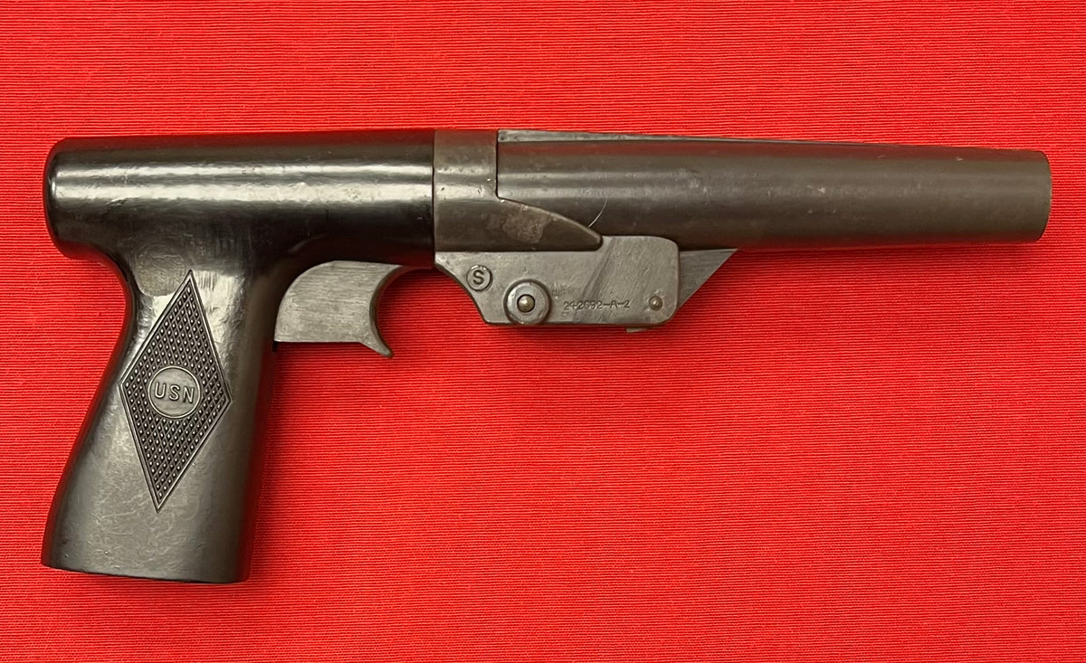 WW2 U.S.N. Navy Mark 5 Signal Flare Pistol Dated 1944